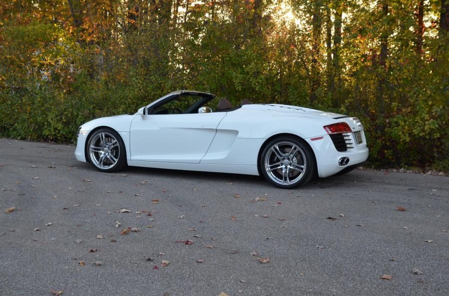  Audi R8 Spyder 2011 года  (NA) (фото 4 из 59)